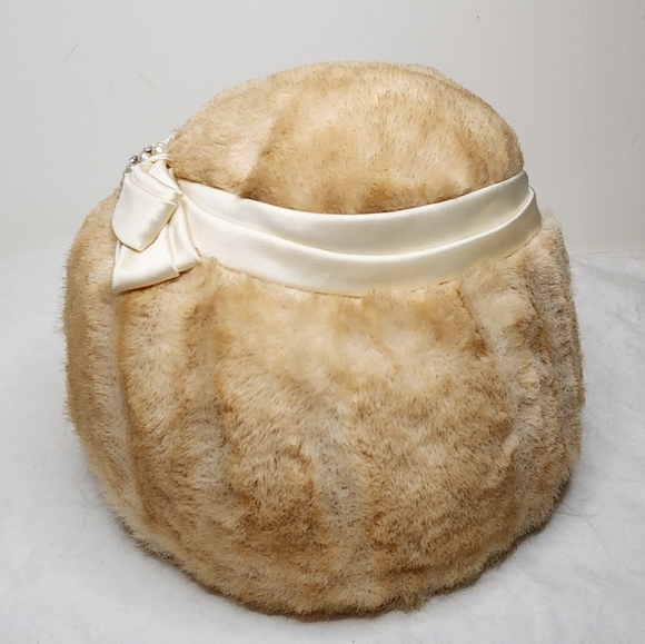Vintage Silk Fur Cloche Hat - Picture 3 of 11